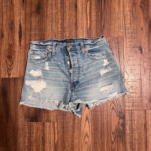 Abercrombie & Fitch
Size /W27 L2
Condition /Excellent
$25.00